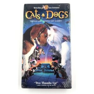 Cats & Dogs (VHS 2001, Clamshell) Alec Baldwin, Tobey Maguire, Jeff Goldblum NIP